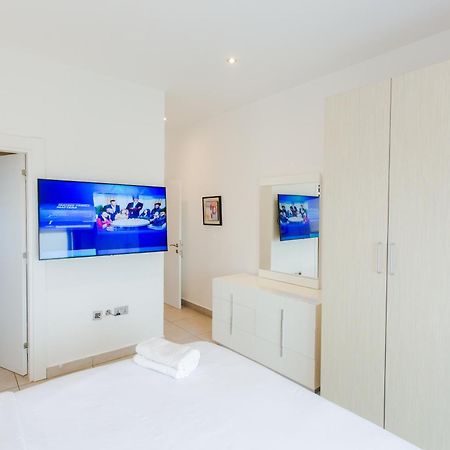Accra Luxury Apartments @ Pine Court ภายนอก รูปภาพ