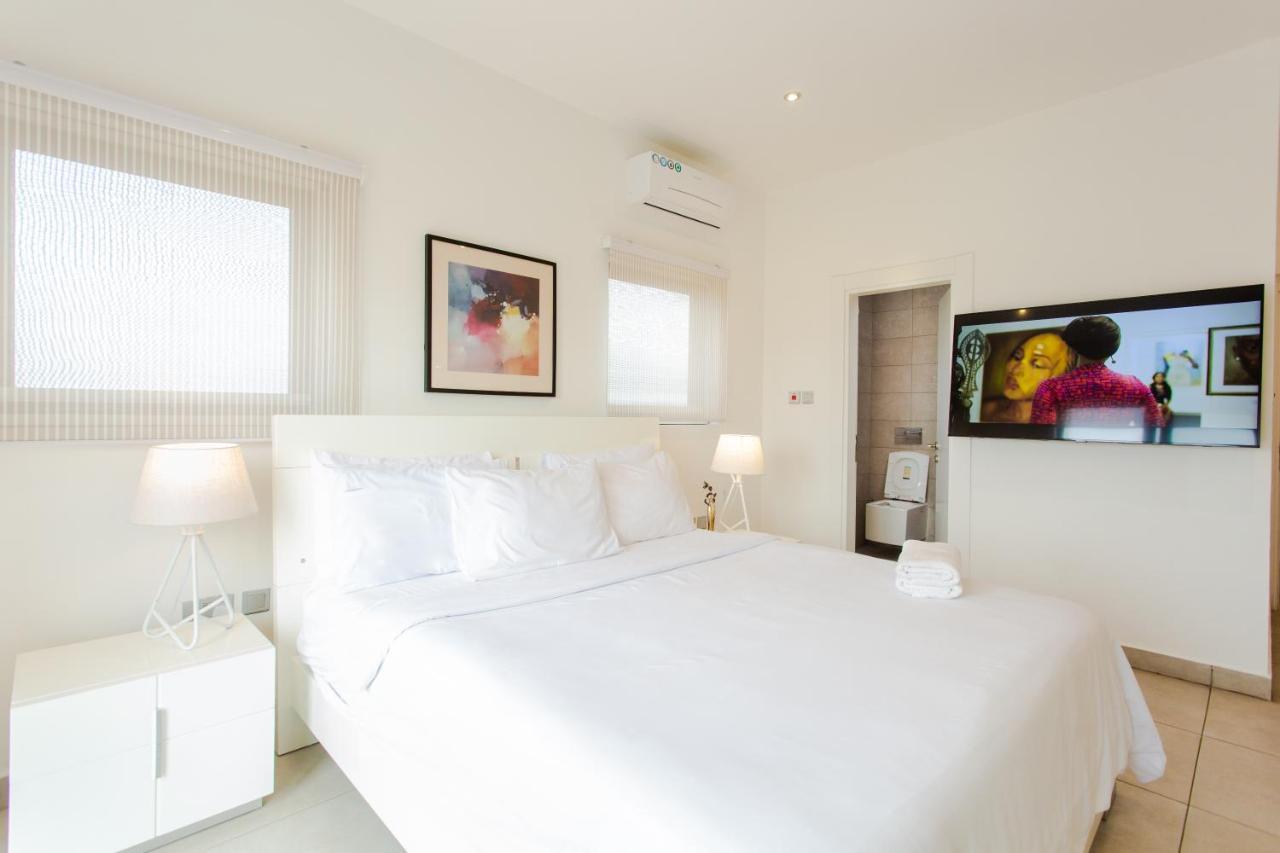 Accra Luxury Apartments @ Pine Court ภายนอก รูปภาพ