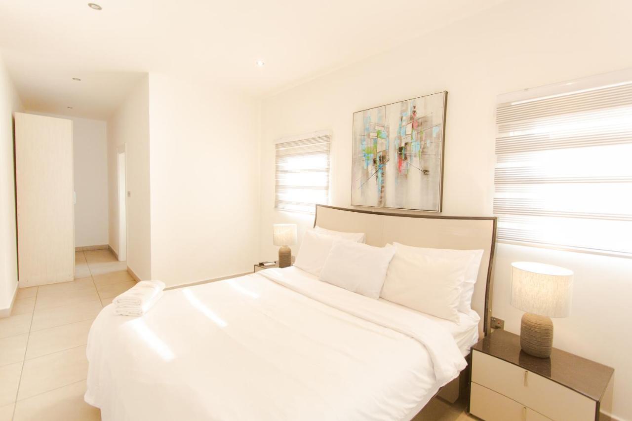 Accra Luxury Apartments @ Pine Court ภายนอก รูปภาพ
