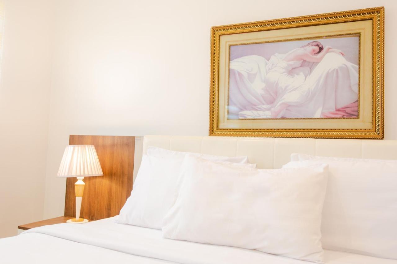 Accra Luxury Apartments @ Pine Court ภายนอก รูปภาพ