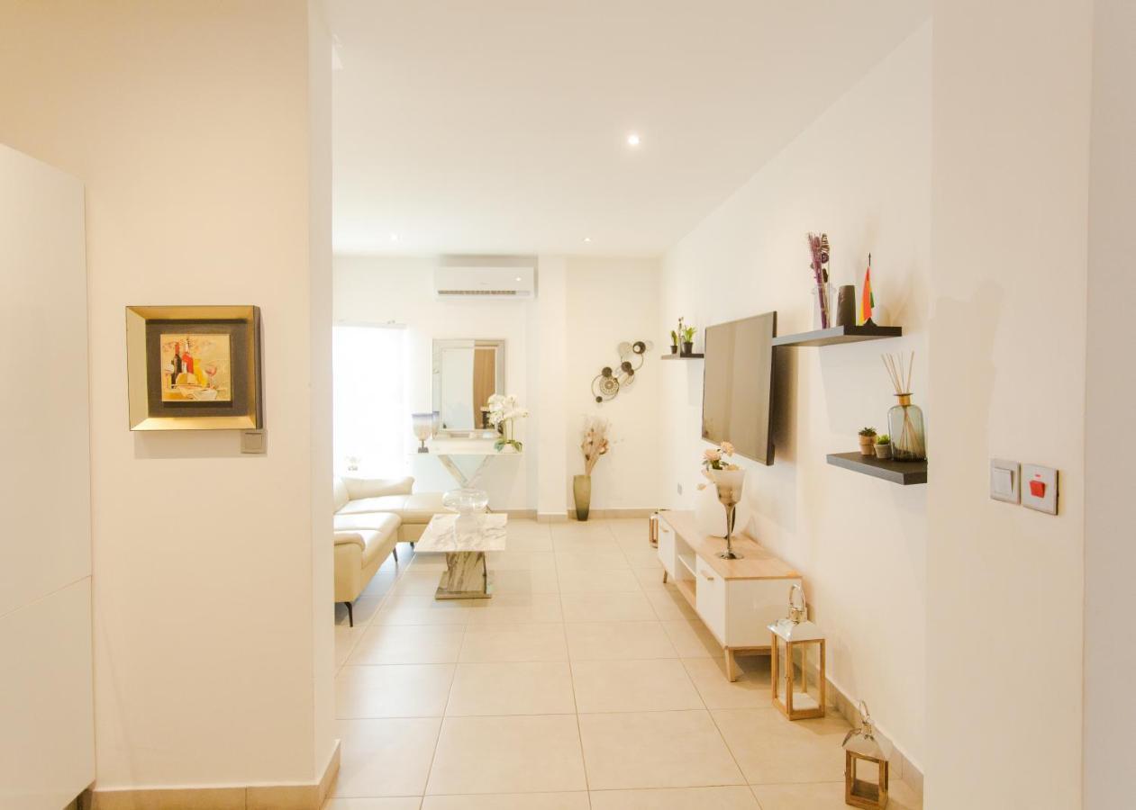 Accra Luxury Apartments @ Pine Court ภายนอก รูปภาพ