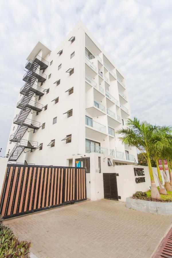 Accra Luxury Apartments @ Pine Court ภายนอก รูปภาพ