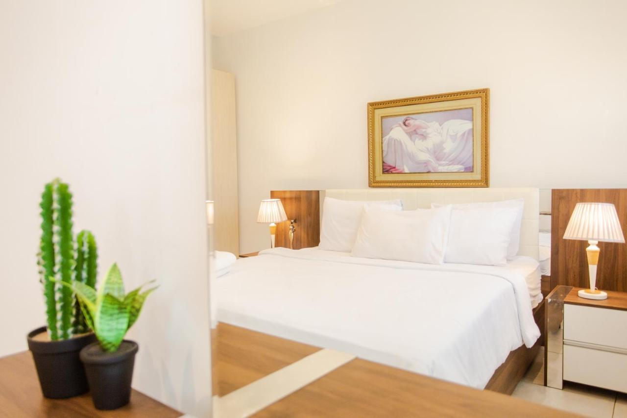 Accra Luxury Apartments @ Pine Court ภายนอก รูปภาพ