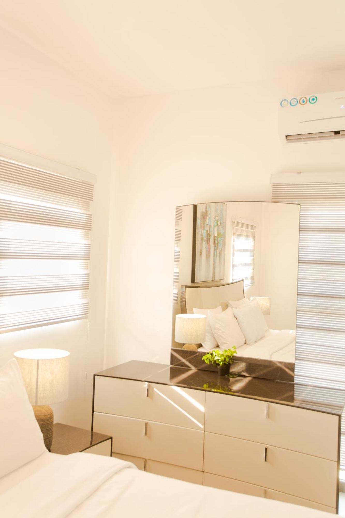 Accra Luxury Apartments @ Pine Court ภายนอก รูปภาพ