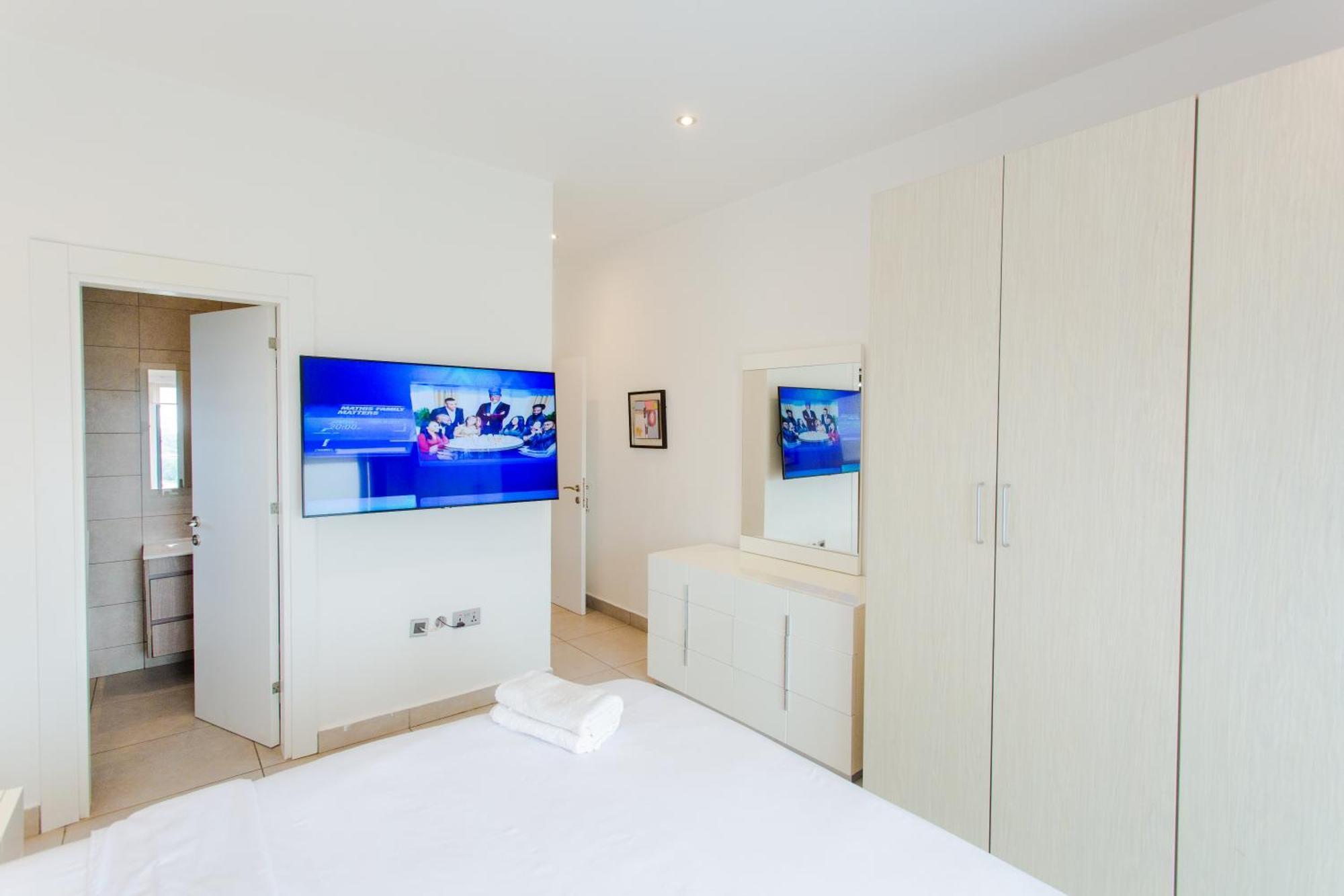 Accra Luxury Apartments @ Pine Court ภายนอก รูปภาพ